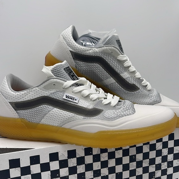 Vans Men’s Ave Knit. White/Gum
VN0005UW9DH
Sneakers - Picture 7 of 16